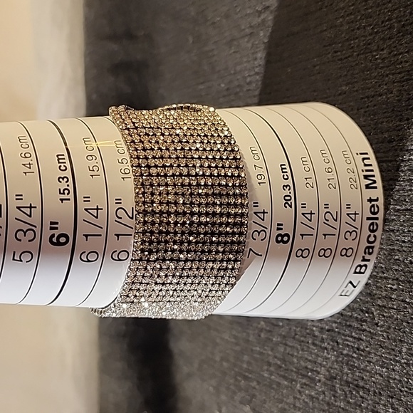 EXPRESS Rhinestone Bracelet Sz 6.5" - Picture 1 of 6